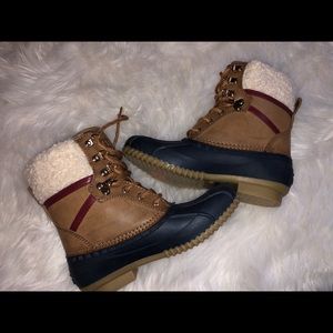 Tommy Hilfiger snow boots